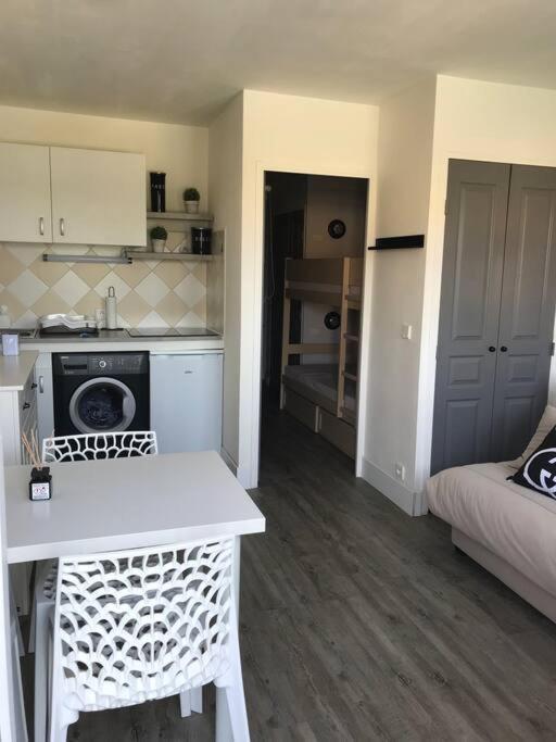 Les Issambres Superbe Studio Avec Terrasse Roquebrune-sur Argens Εξωτερικό φωτογραφία